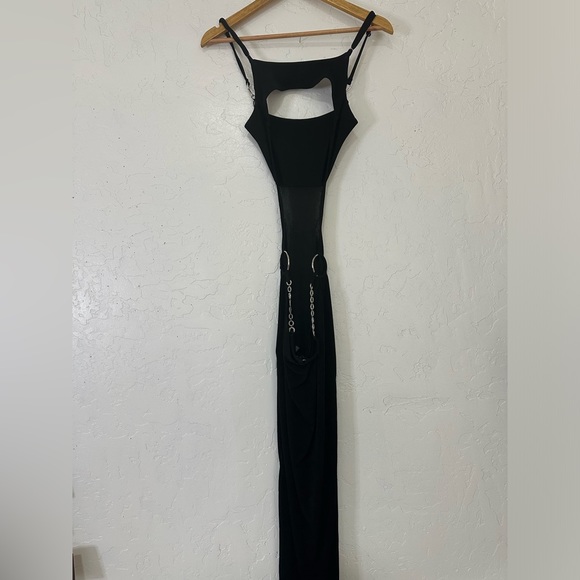 Black gown diamond and chain accent maxi - Picture 3 of 9